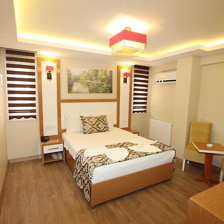 Emir Butik Otel บูยูกเชกเมเช ภายนอก รูปภาพ